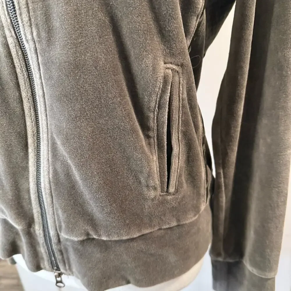 Nike Women's Green Velvet Full-Zip Sweatshirt Size M